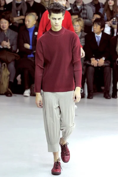 Look 1